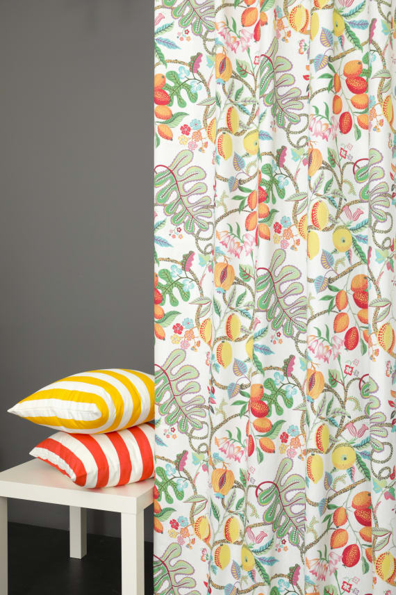 RIEMUPUUTARHA kirjava